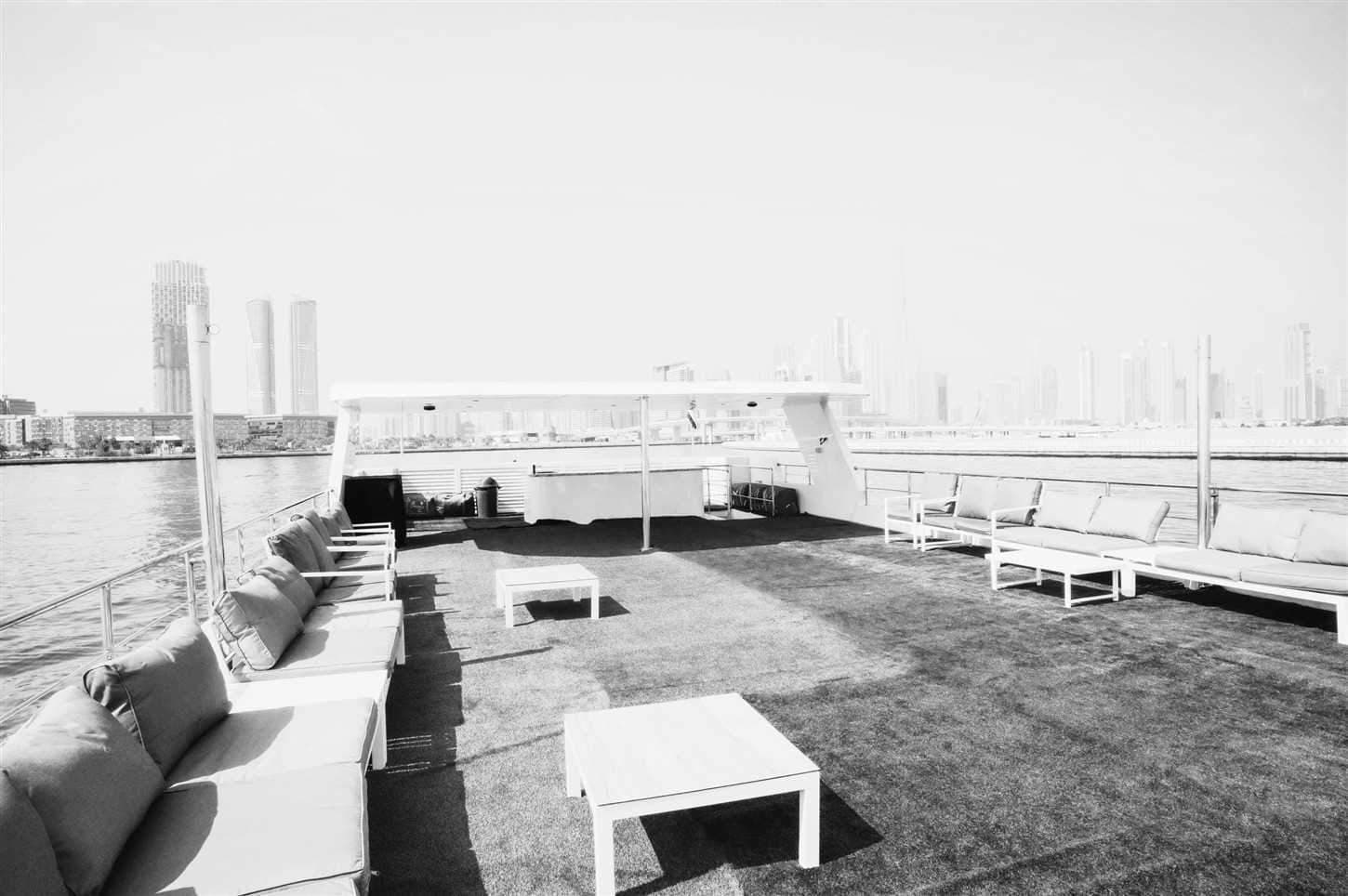 Floating Bella — image 6