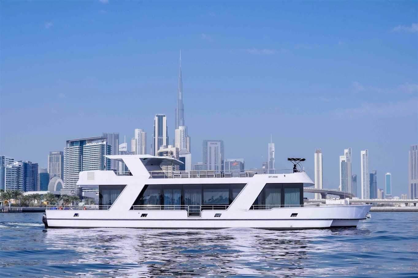 Floating Bella — image 7