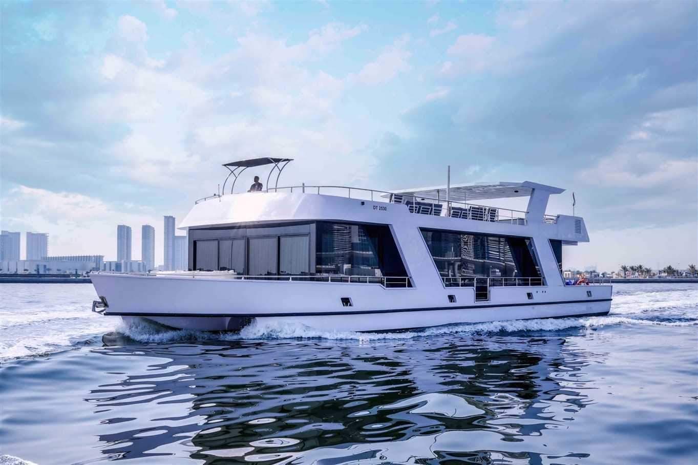 Floating Bella — image 8